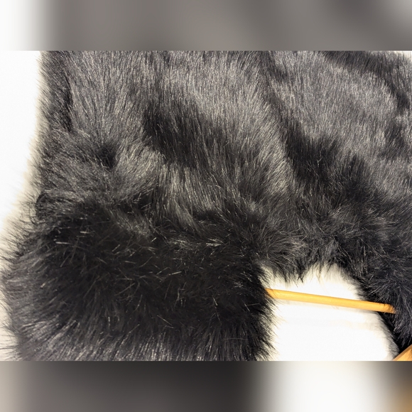 NWT! A New Day a faux Fur Shoulder Cape - Picture 6 of 7